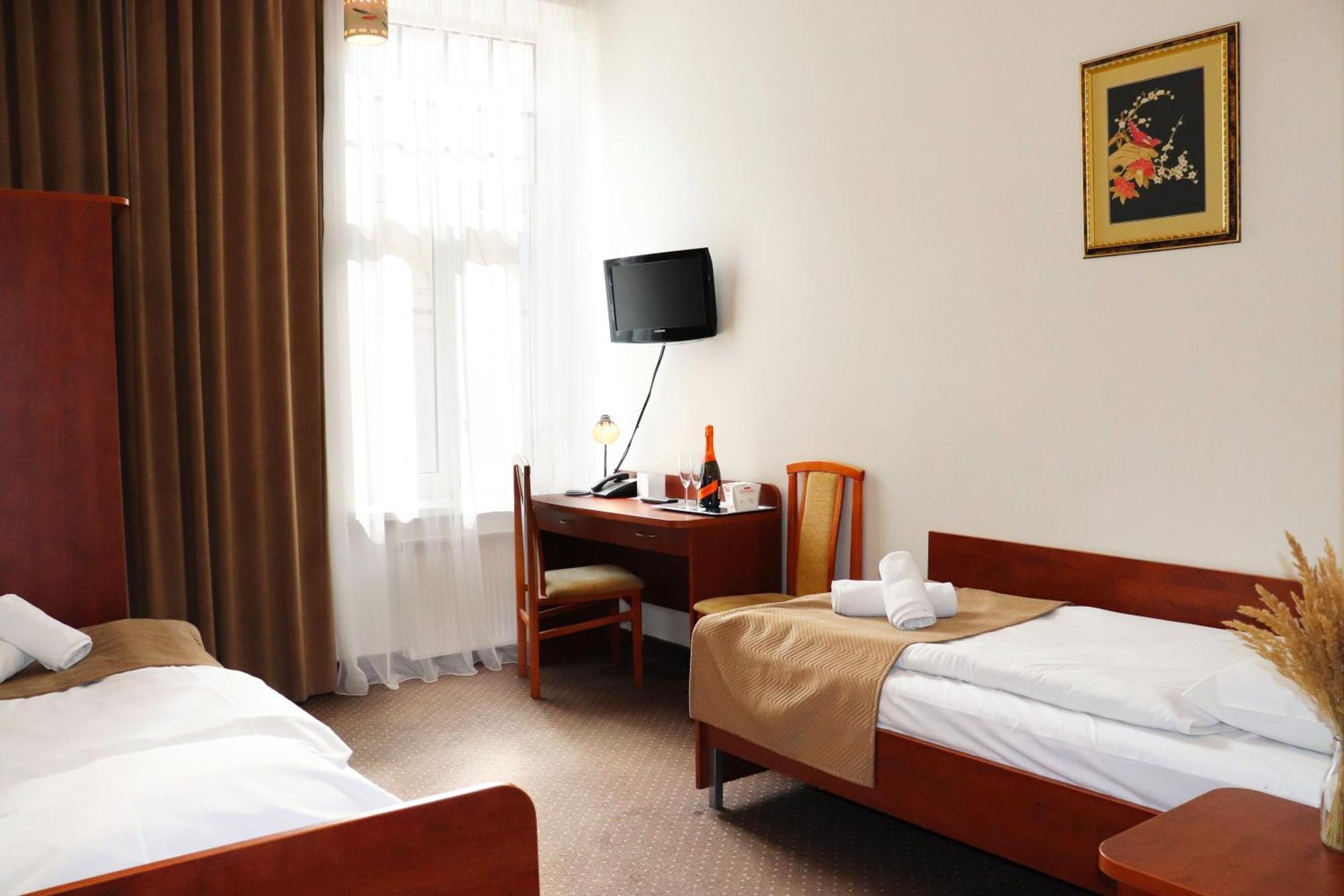 Lothus Hotel 3*