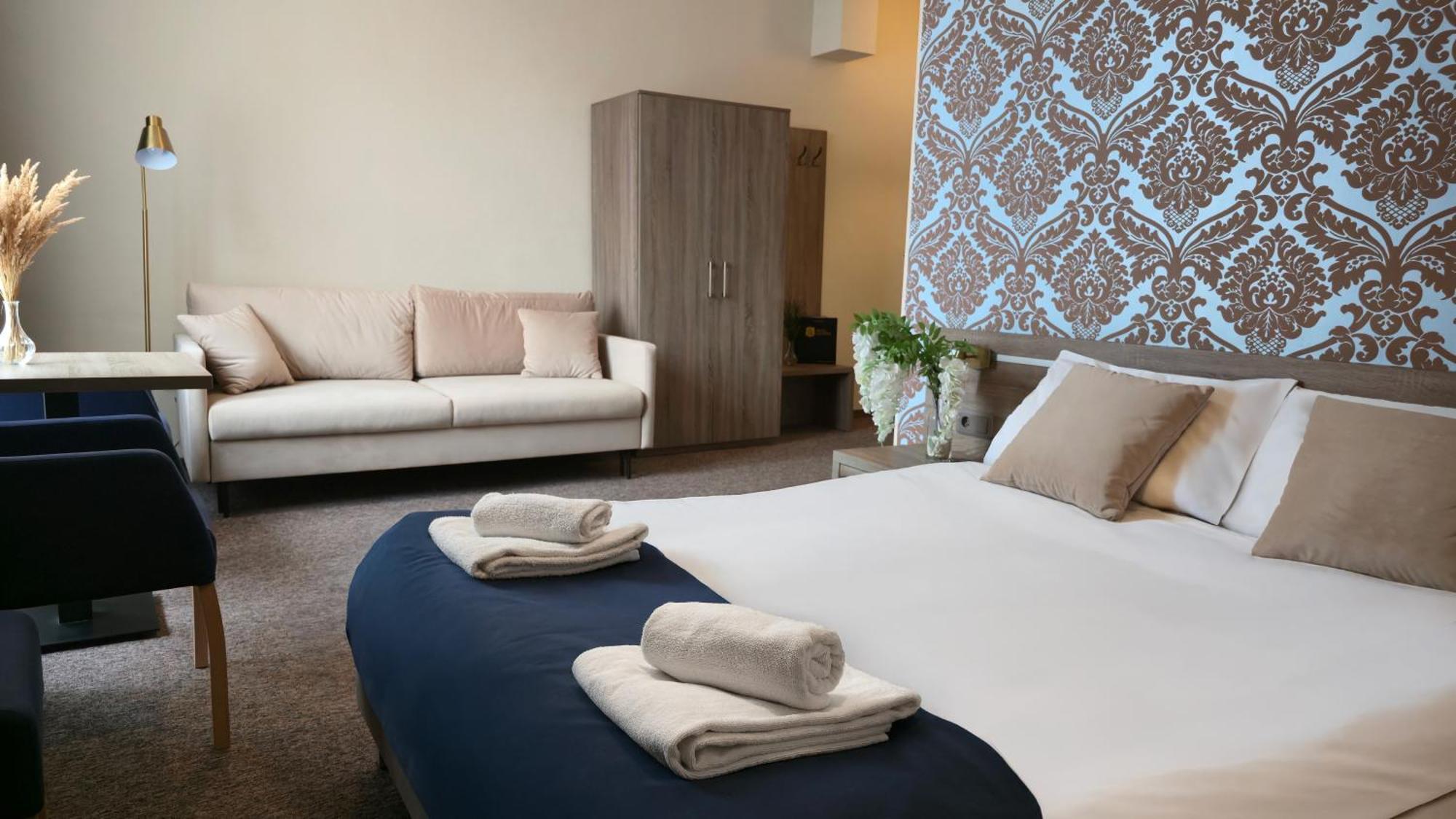 Lothus Hotel